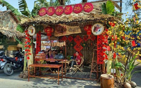 Mẫu 1 gian hàng tre chủ đề lễ Tết, truyền thống 